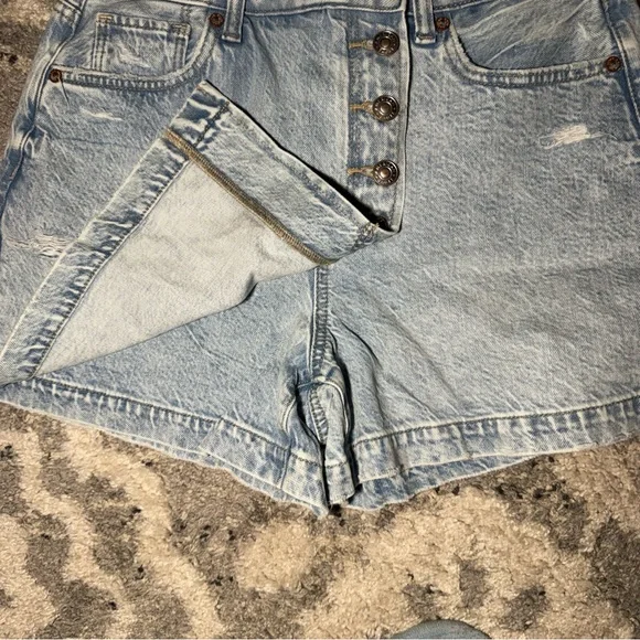 NWT American Eagle Light wash mom Jean denim Skort size 6 🤍 - Picture 4 of 6